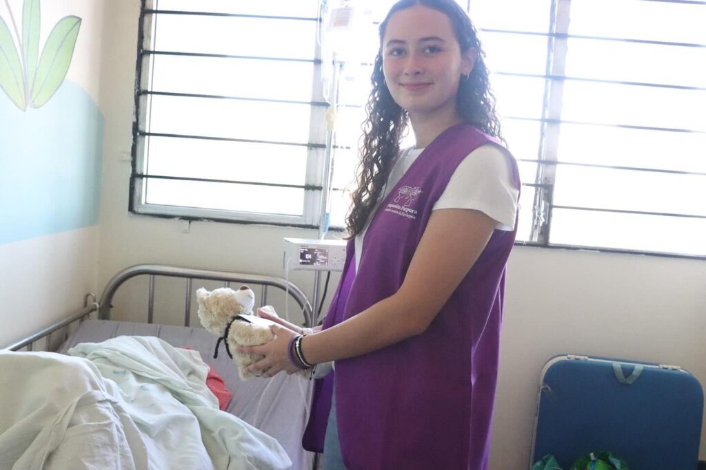 Praying Bears Hospital Bloom Compasion Purpura 05